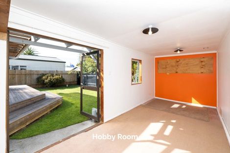 Photo of property in 2 Gow Avenue, Haumoana, 4102