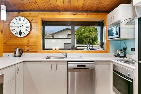 Photo of property in 11 Grace Crescent, Richmond Heights, Taupo, 3330