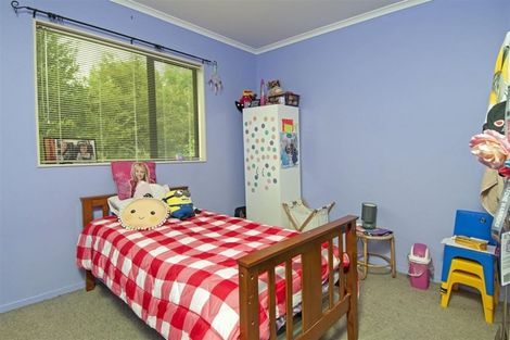 Photo of property in 23 Westglen Place, Ranui, Auckland, 0612