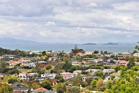 Photo of property in 98a Arran Road, Browns Bay, Auckland, 0630