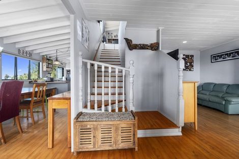 Photo of property in 166 Opanuku Road, Henderson Valley, Auckland, 0612