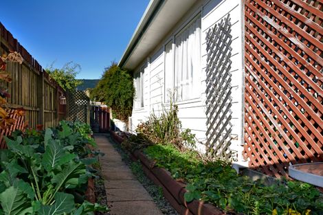 Photo of property in 9a Polstead Road, Stoke, Nelson, 7011