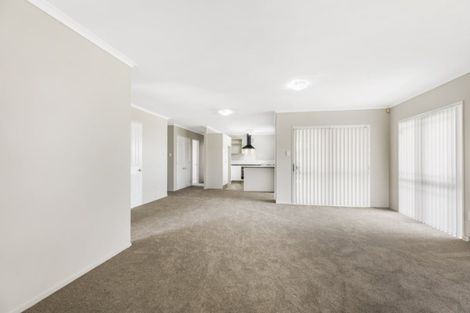 Photo of property in 30 Etherton Drive, Weymouth, Auckland, 2103