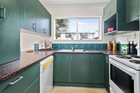 Photo of property in 5 Buisson Glade, West Harbour, Auckland, 0618