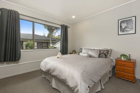 Photo of property in 12 Cyclades Place, Shelly Park, Auckland, 2014