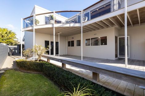 Photo of property in 50 Whiteley Street, Moturoa, New Plymouth, 4310