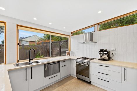 Photo of property in 190a Hutchinson Avenue, New Lynn, Auckland, 0600
