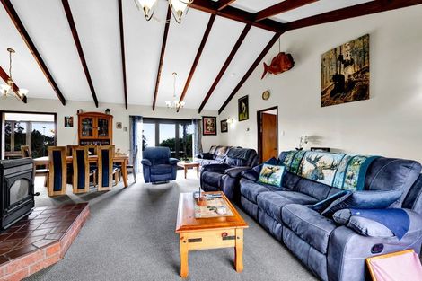 Photo of property in 18 Onaero Beach Road, Onaero, Waitara, 4383