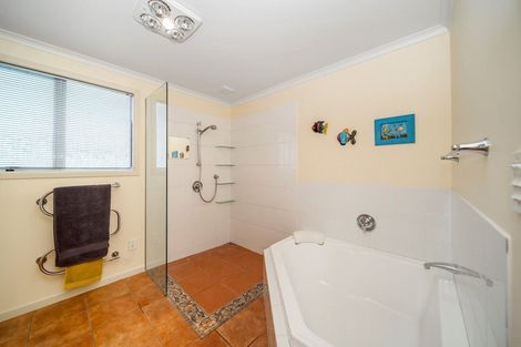 Photo of property in 8 Barrett Street, Westown, New Plymouth, 4310