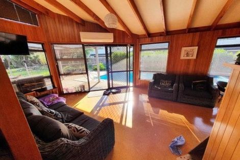 Photo of property in 12 Buckingham Crescent, Manukau, Auckland, 2025