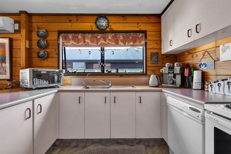 Photo of property in 4 Surrey Street, Hawera, 4610