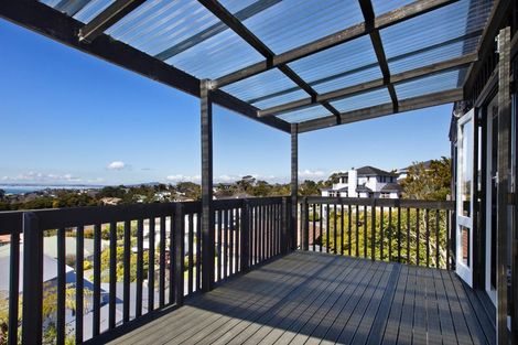 Photo of property in 2/807 East Coast Road, Northcross, Auckland, 0630