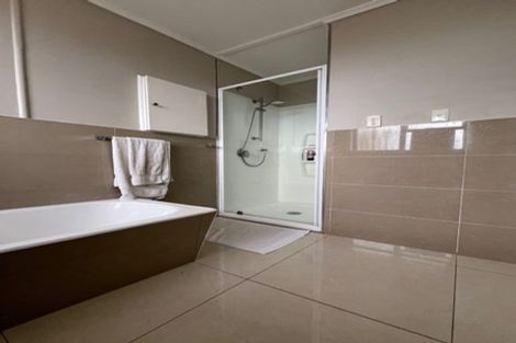 Photo of property in 17 Bradbury Road, Botany Downs, Auckland, 2010