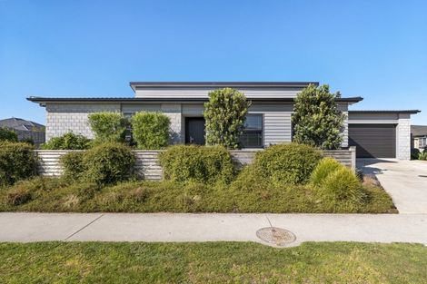 Photo of property in 43 Kotiate Street, Papamoa Beach, Papamoa, 3118