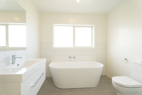 Photo of property in 7 Pine Hill Rise, Glenside, Wellington, 6037