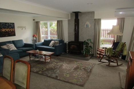 Photo of property in 5 Arthur Grove, Waikanae, 5036