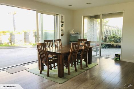 Photo of property in 31 Keating Rise, Northcross, Auckland, 0632