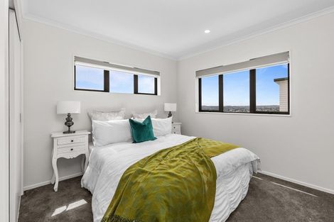 Photo of property in 4225b Great North Road, Glendene, Auckland, 0602