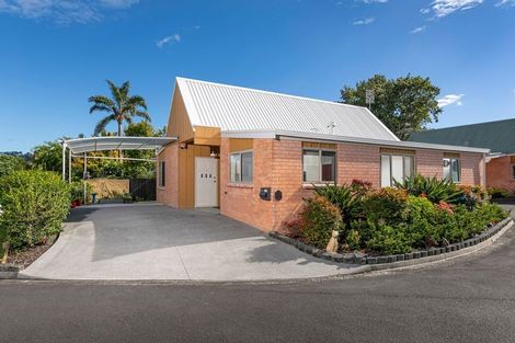 Photo of property in 1/34 Waipuia Place, Greenhithe, Auckland, 0632