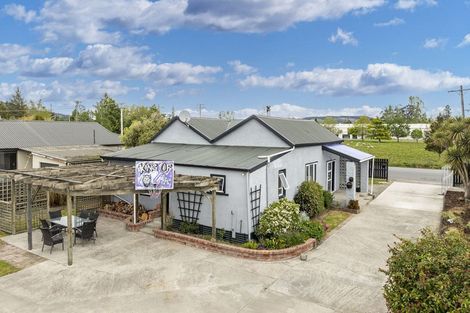 Photo of property in 8 Helensbrook Road, Milton, 9220