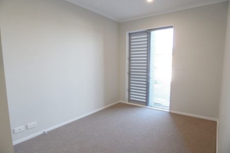 Photo of property in 32 Wallace Road, Hobsonville, Auckland, 0616