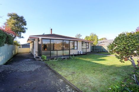 Photo of property in 56 Royal Park Drive, Parklands, Christchurch, 8083