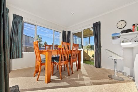Photo of property in 52 Charles Street, Westshore, Napier, 4110