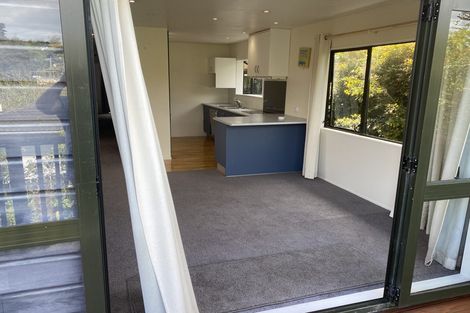 Photo of property in 4 Springtime Crescent, Stanmore Bay, Whangaparaoa, 0932