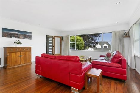 Photo of property in 5 Te Hatepe Avenue, Taupo, 3330