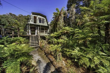 Photo of property in 37 Lake View Terrace, Moana, 7875