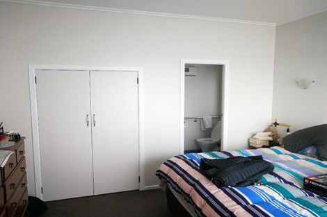 Photo of property in 6 Newington Road, Henderson, Auckland, 0612