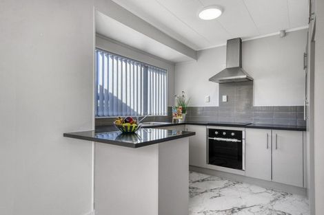 Photo of property in 1/19 Bernina Place, Weymouth, Auckland, 2103