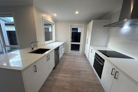 Photo of property in 4 Manhattan Crescent, Papamoa, 3118