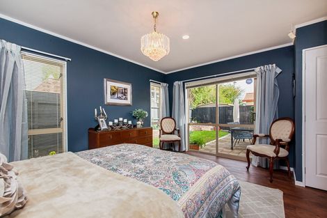 Photo of property in 3 Neta Grove, Henderson, Auckland, 0612