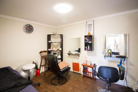 Photo of property in 7 Ruapehu Drive, Fitzherbert, Palmerston North, 4410