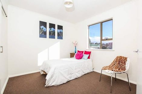 Photo of property in 16 Blease Street, New Lynn, Auckland, 0600