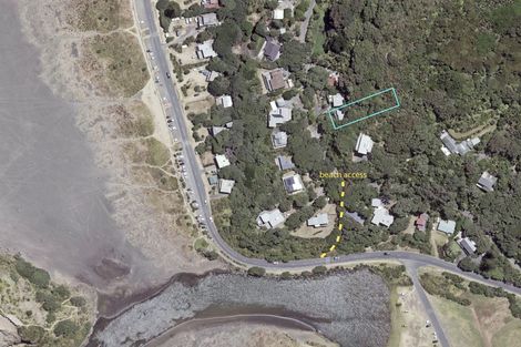 Photo of property in 43 Garden Road, Piha, New Lynn, 0772