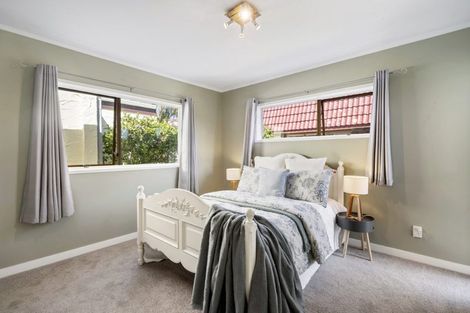 Photo of property in 20 Robin Lane, Browns Bay, Auckland, 0630
