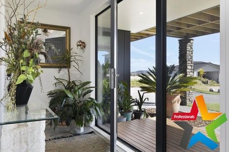 Photo of property in 10 Tuhua Close, Wharewaka, Taupo, 3330