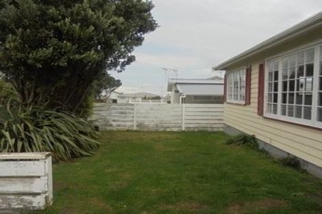 Photo of property in 17 Caribou Place, Kingston, Wellington, 6021