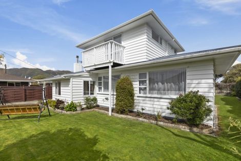 Photo of property in 13 Whites Line West, Woburn, Lower Hutt, 5010