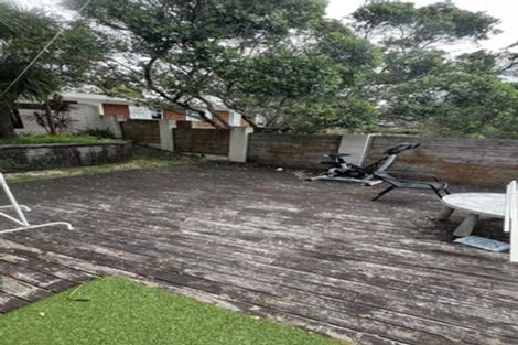 Photo of property in 2/5 Downing Street, Glenfield, Auckland, 0629