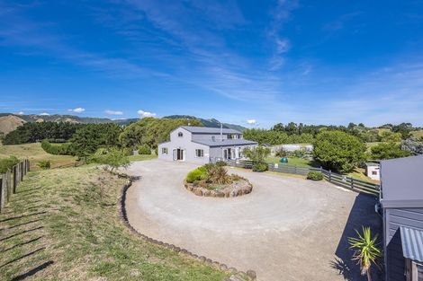 Photo of property in 125 Derham Road, Te Horo, Otaki, 5581