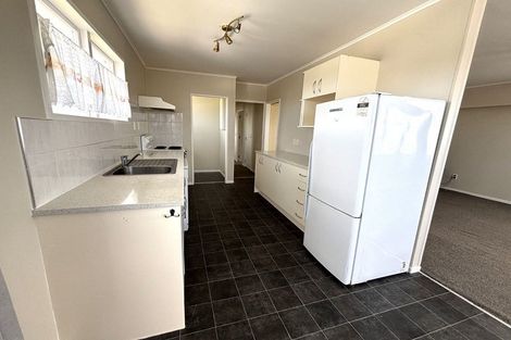 Photo of property in 114 Taikata Road, Te Atatu Peninsula, Auckland, 0610