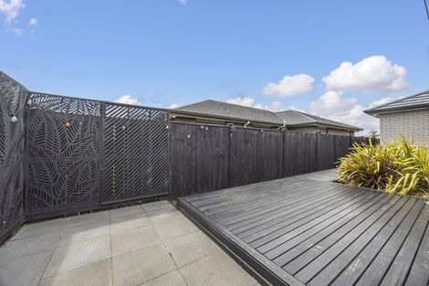 Photo of property in 9 Moemoea Avenue, Kumeu, 0810