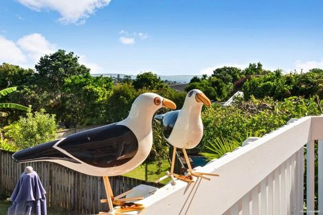 Photo of property in 103 Matipo Road, Mairangi Bay, Auckland, 0630