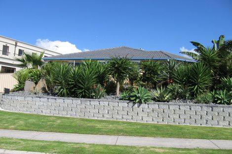 Photo of property in 7 Wakaroa Avenue, Te Atatu Peninsula, Auckland, 0610