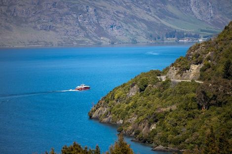 Photo of property in 14a Mckerrow Place, Sunshine Bay, Queenstown, 9300