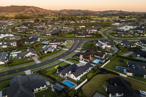 Photo of property in 7 Moemoea Place, Cambridge, 3434