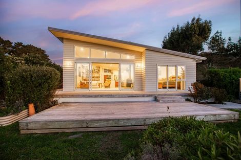 Photo of property in 152 Eskdale Road, Papakowhai, Porirua, 5024